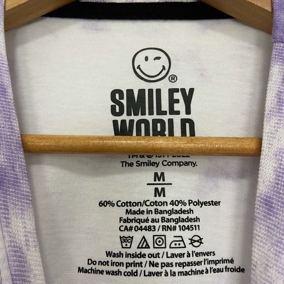 Smiley World Anime T-Shirt - Picture 4 of 6